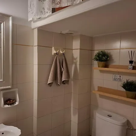 Апартаменты Cozy Gem 2br - 200mbps - 10 Min To Acropolis By Subway Афины