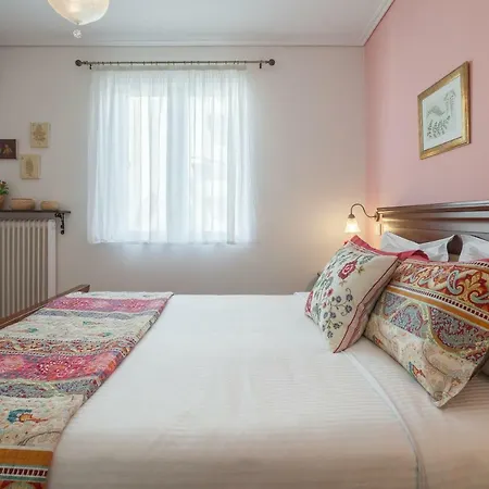 Апартаменты Cozy Gem 2br - 200mbps - 10 Min To Acropolis By Subway