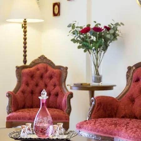 Апартаменты Cozy Gem 2br - 200mbps - 10 Min To Acropolis By Subway